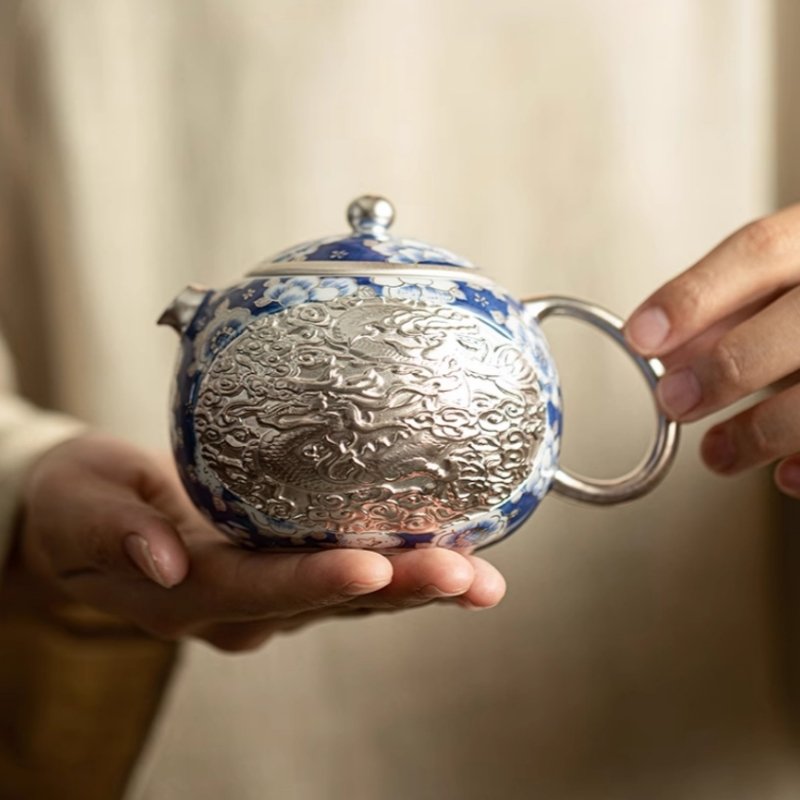 Japanese Vintage Relief Silver Dragon And Phoenix Ceramic Teapot Blue And White Pattern Japanese Vintage Relief Silver Dragon And Phoenix Ceramic Teapot Blue And White Pattern