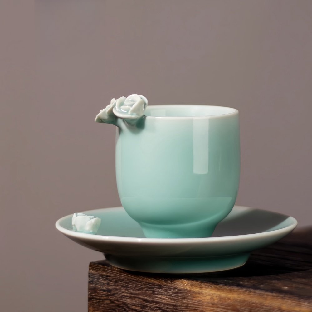 Vintage Chinese Handmade Blue Porcelain Rose Tea Cups And Roses Saucers For Sale Vintage Chinese Handmade Blue Porcelain Rose Tea Cups And Roses Saucers For Sale