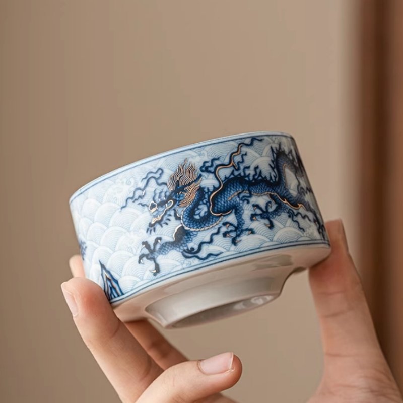 Traditional Blue And White Porcelain Exquisite Dragon Pattern Master Gongfu Tea Cup Traditional Blue And White Porcelain Exquisite Dragon Pattern Master Gongfu Tea Cup