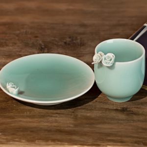 Vintage Chinese Handmade Blue Porcelain Rose Tea Cups And Roses Saucers For Sale