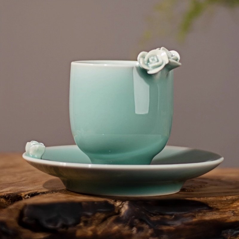 Vintage Chinese Handmade Blue Porcelain Rose Tea Cups And Roses Saucers For Sale Vintage Chinese Handmade Blue Porcelain Rose Tea Cups And Roses Saucers For Sale