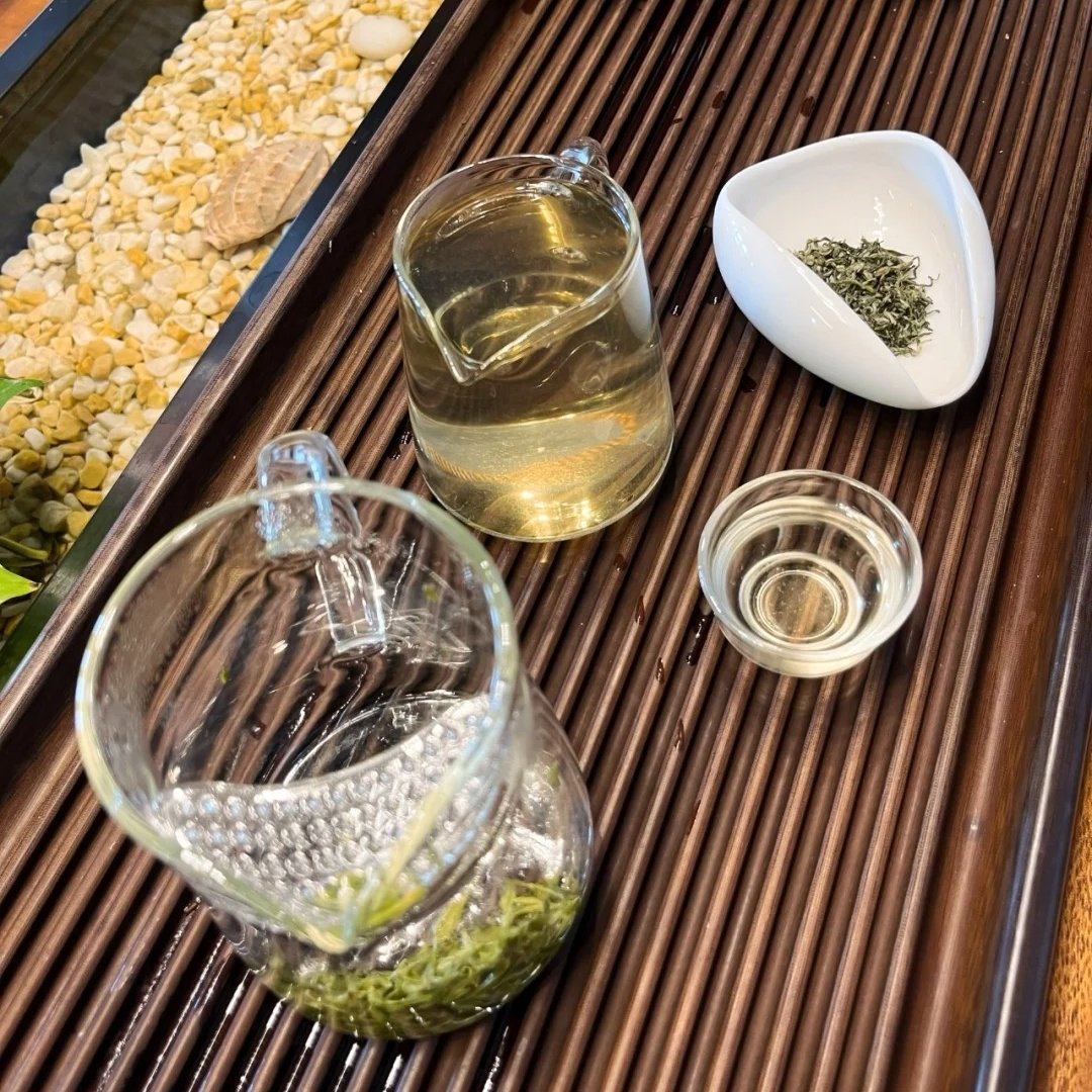 Spring 2024 Ming Qian Premium Aa Grade Select 200g Biluochun Tea With Luxury Gift Box Spring 2024 Ming Qian Premium Aa Grade Select 200g Biluochun Tea With Luxury Gift Box