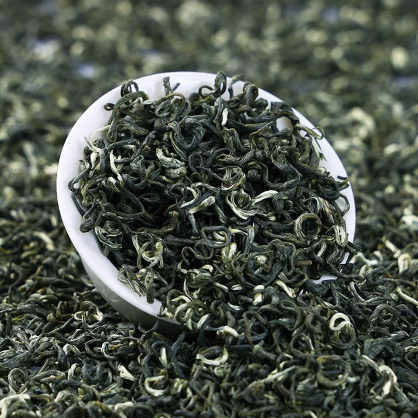 2024 Premium Aromatic Pi Luo Chun Biluochun Green Tea 100g Fresh Spring Harvest Tin 2024 Premium Aromatic Pi Luo Chun Biluochun Green Tea 100g Fresh Spring Harvest Tin