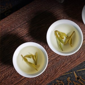 2024 Spring Best Authentic West Lake Ming Qian Long Jing Tea Classic Kraft Paper Packaging 250g