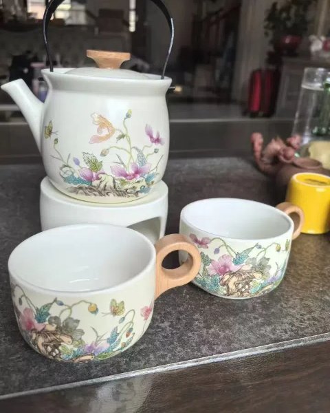 I’ve Been Collecting Teapots For Years And I Have To Say This One Stands Out